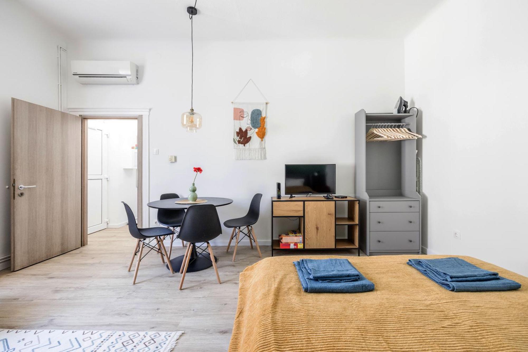 בודפשט Stylish And Colourful Apartment In The City Centre מראה חיצוני תמונה