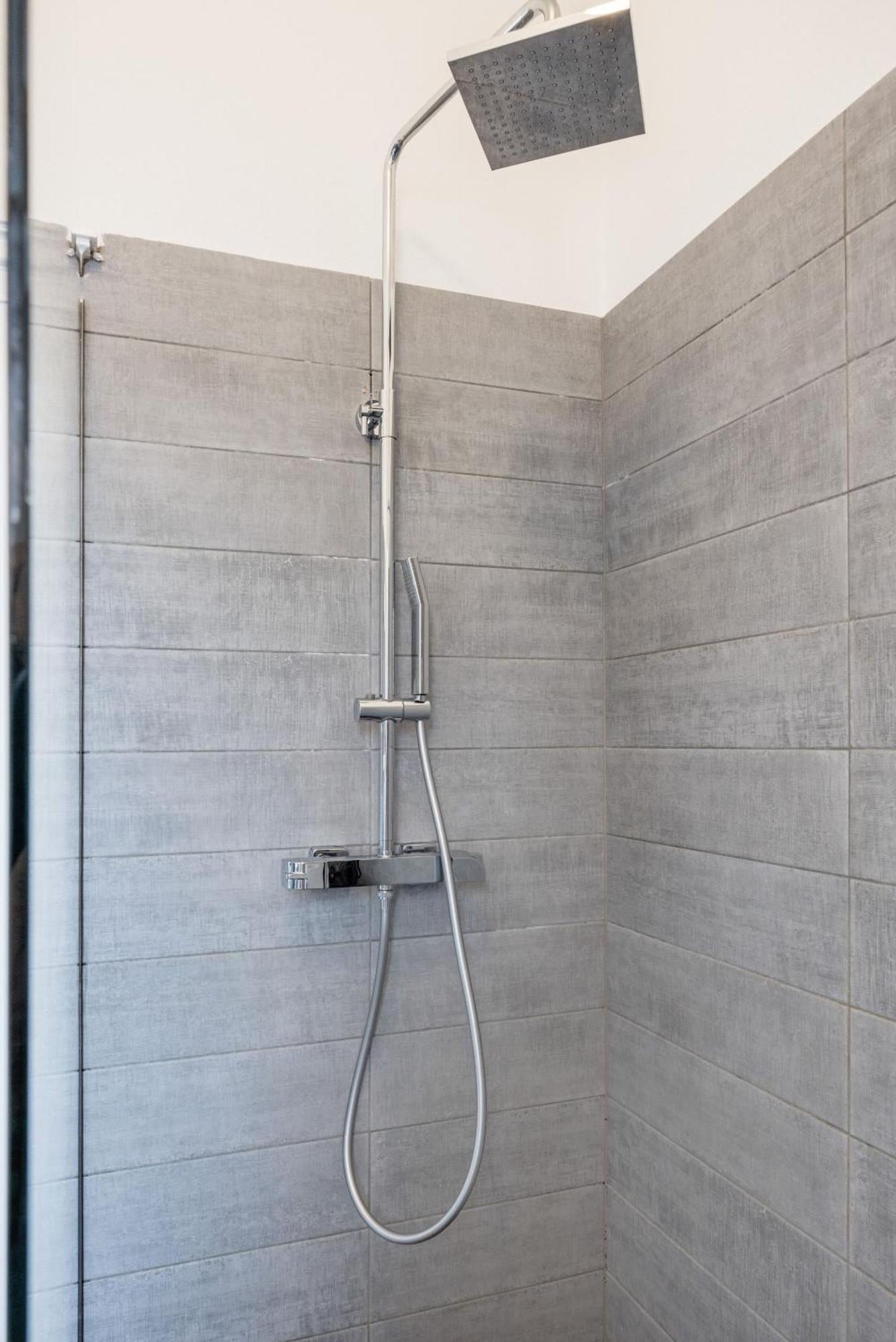 בודפשט Stylish And Colourful Apartment In The City Centre מראה חיצוני תמונה