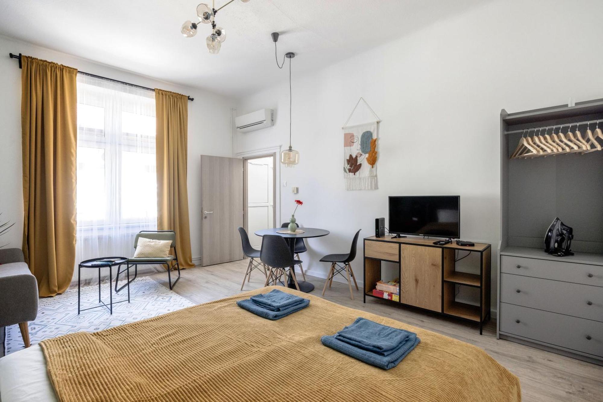 בודפשט Stylish And Colourful Apartment In The City Centre מראה חיצוני תמונה